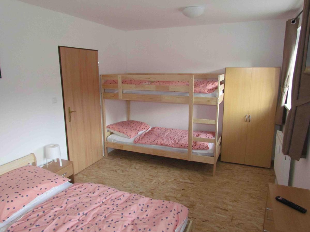 Dopravna Alzbetin Aparthotel Železná Ruda Kültér fotó