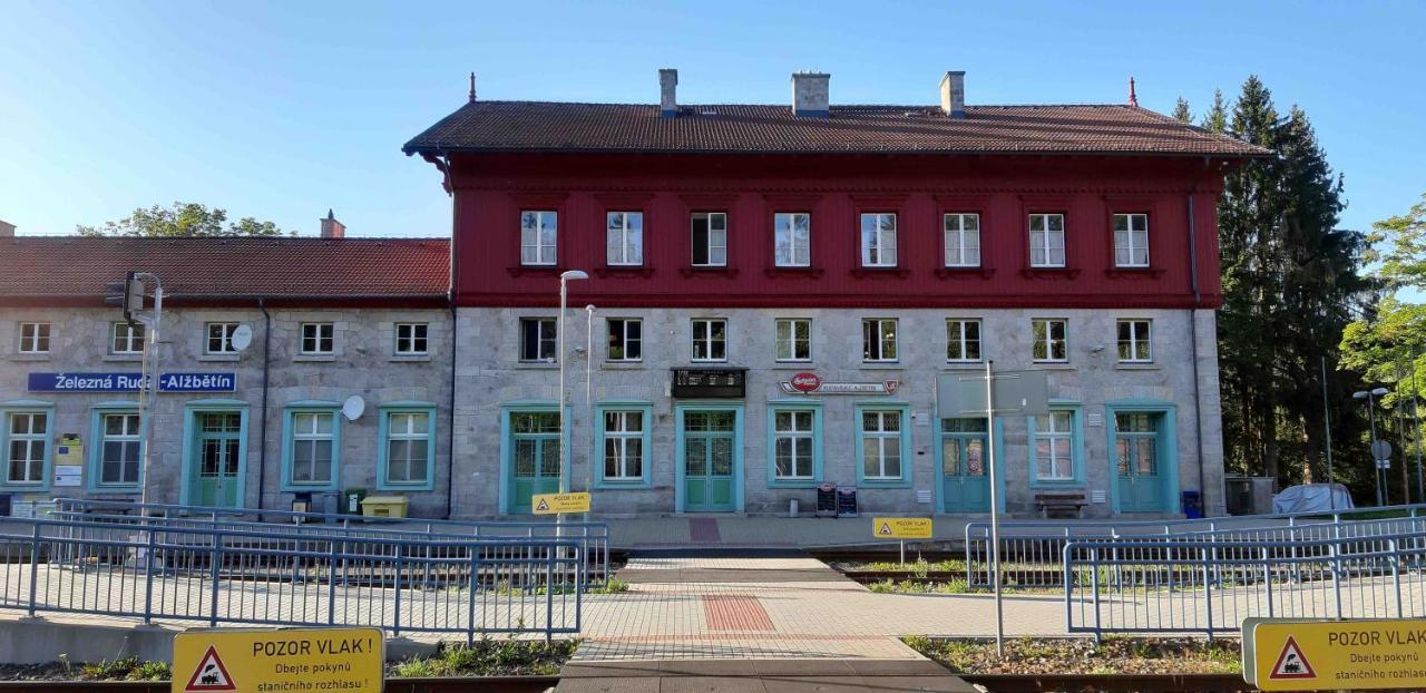 Dopravna Alzbetin Aparthotel Železná Ruda Kültér fotó