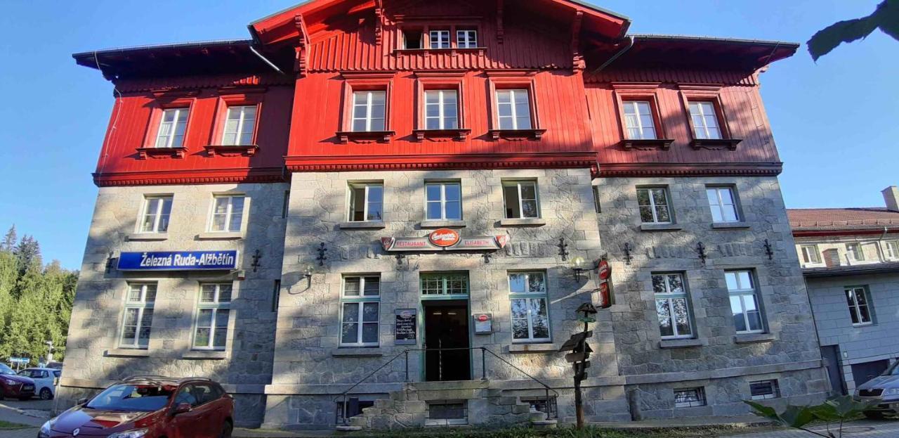 Dopravna Alzbetin Aparthotel Železná Ruda Kültér fotó